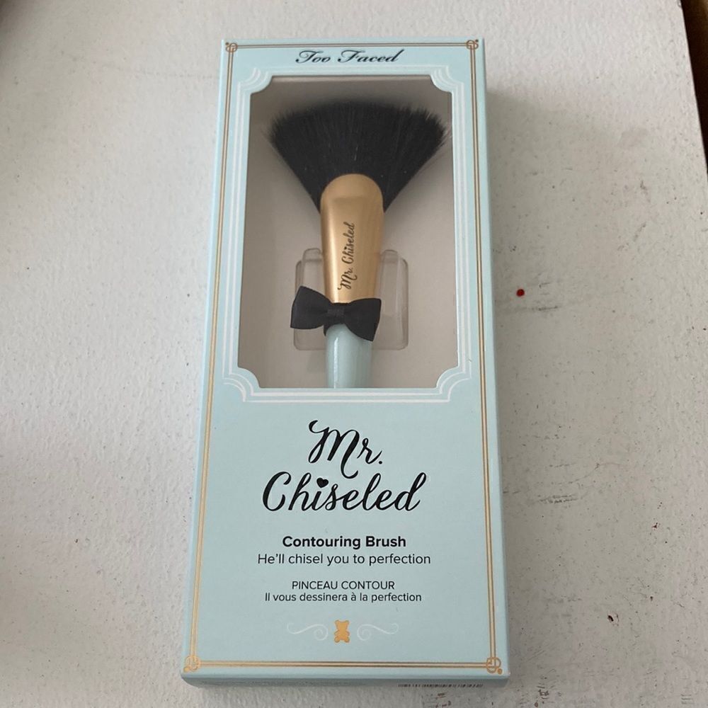 Too Faced Mr. Chiseled Contouring Brush